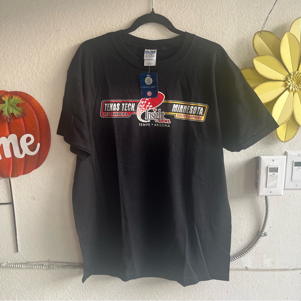 Nwt Gildan College Football Insight Bowl Shirt Nwt Gildan College Football Insight Bowl Shirt